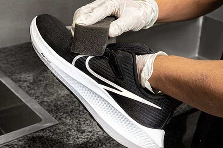 Professional shoe and sneaker cleaning service at Jab Chaho